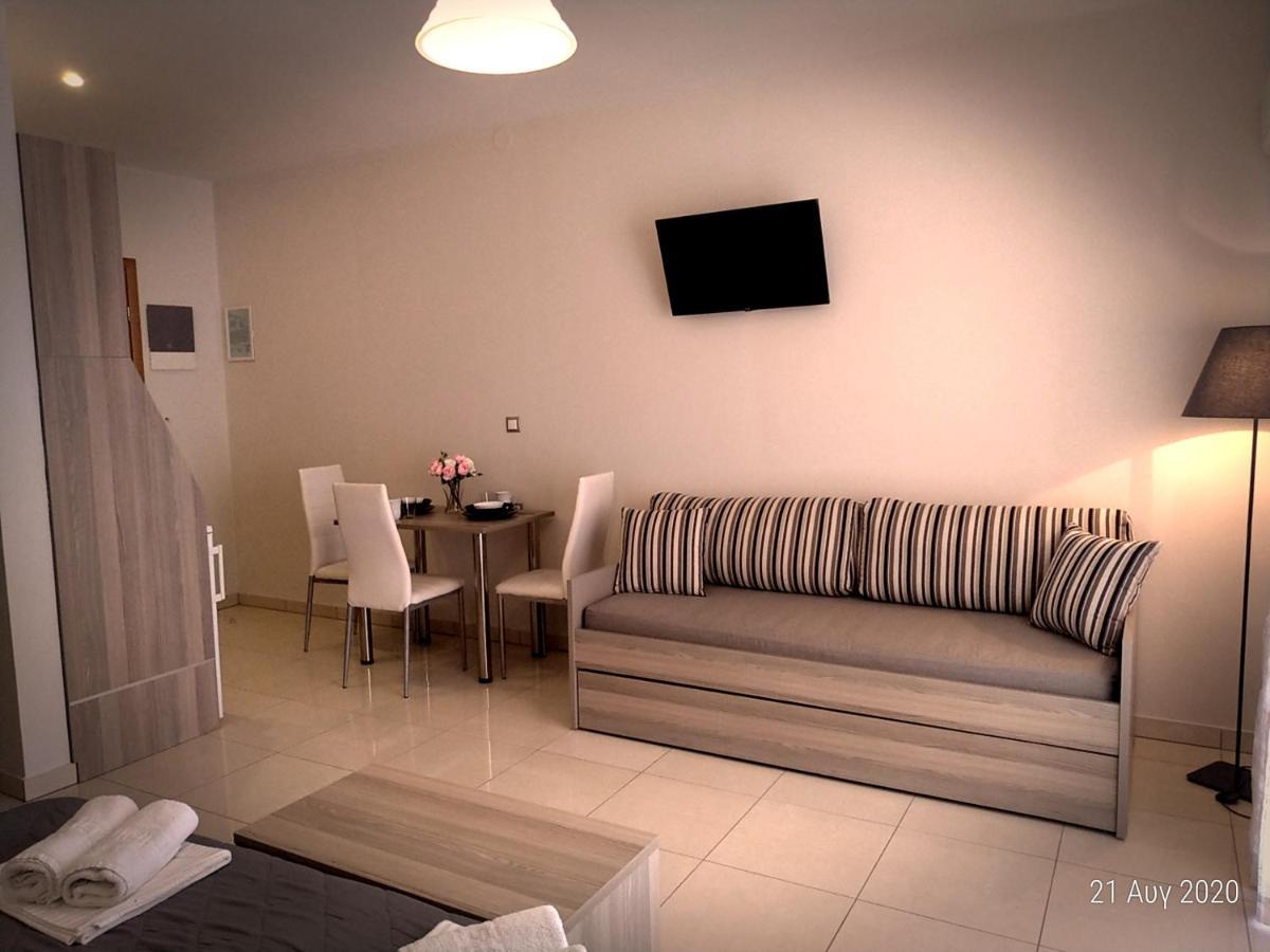 Adonis Apartments Paralía Eksteriør bilde